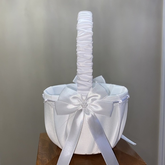 Flower Girl Basket for wedding with bowknot Flower Basket White - Picture 3 of 11